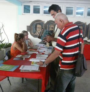 Día de la información y el conocimiento dedicado a Martí y Fidel.