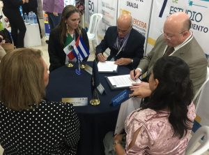 En su vínculo con homólogas de diversas latitudes, la UC firmó en el 2018 un total de 9 Convenios Marcos y reactivó dos. Actualmente 9 están en la categoría de Trámites y otros tres en